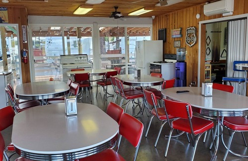 Roseburg Apartment | Lost World Lodge - Your Jurassic Park Vacation Rental