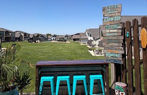 Spirit Lake House | Lounge at the Lake with 6 daily waterpark passes! Bridges Bay resort.