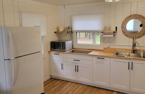 Oscoda Resort | Lovango Hideaway Beach Resort-4 cottages on Lake Huron