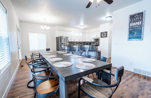 Smithfield House | Lovely 5-bedroom house with AC in charming Smithfield