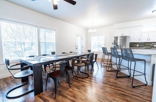 Smithfield House | Lovely 5-bedroom house with AC in charming Smithfield