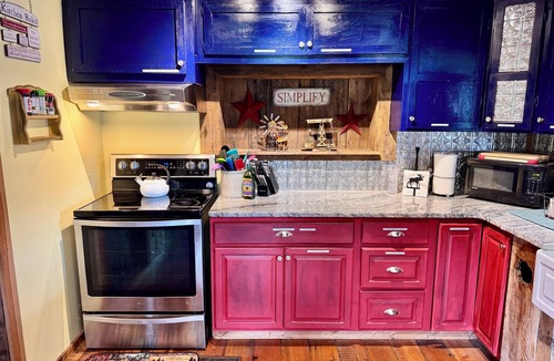 Kettle Falls Cabin | Lovely Cabin In Wonderful Kettle Falls ~ Lake Roosevelt Views ~ Very Private!