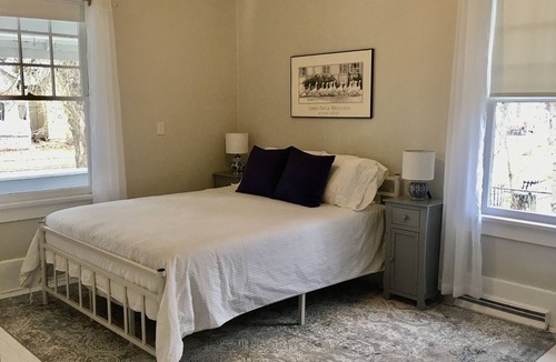 Garden District House | Lovely garden district home just a minute away from downtown!