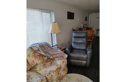 Bellingham Apartment | Lovely loft studio with fantastic view