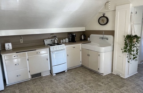 Manito Apartment | Lovely One Bedroom in Fun Neighborhood Close to Downtown