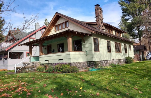 Manito Apartment | Lovely One Bedroom in Fun Neighborhood Close to Downtown