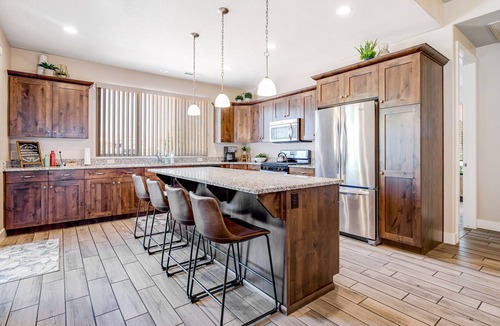 Santa Clara House | Lovely Retreat with Snow Canyon Views, Shared Pools, Private Hot Tub, AC, WiFi