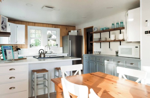 Anderson Island House | Lovely Seaside Escape! Private Beach!