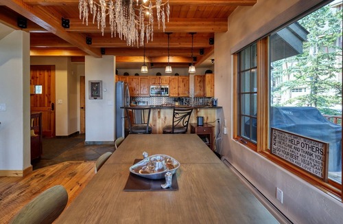 Big Sky House | Lovely Ski-in/Ski-out home in Moonlight Basin with Hot Tub!