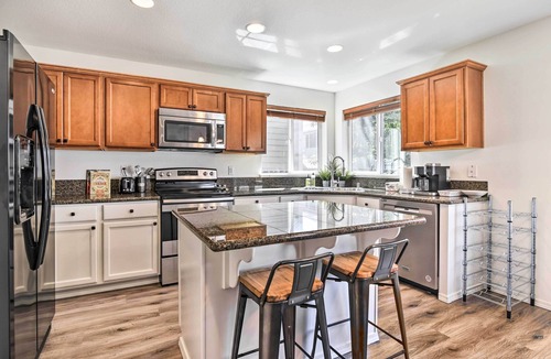 Five Corners House | Lovely Vancouver Home < 18 Mi to Portland!