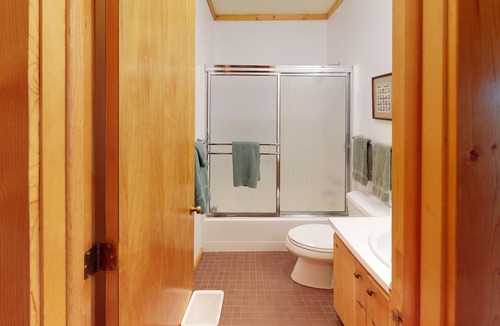 Moran Cabin | LPJH | Enjoy the Privacy of a Lost Creek Cabin