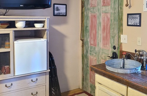 Coeur d'Alene Cabin | Lumberjack Bunkhouse...in the Heart of Coeur d'Alene, Idaho. Sleeps 8.