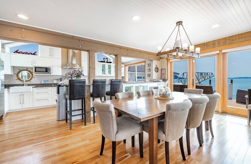 Lummi Island House | Lummi Island Waterfront Home + Boat Ramp + Bay Views