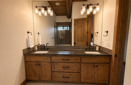 Mount St. Helens House | Lux house near Mt St Helens, Eagle Cliff, Ape Caves and Swift Reservoir