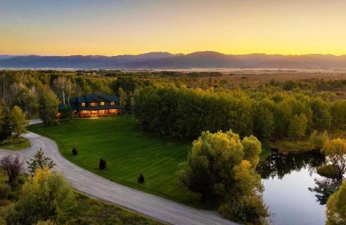 Driggs House | Lux Private Mtn Estate Wildlife Games & Hot Tub