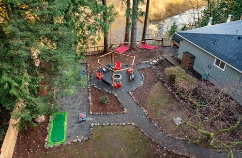 Brightwood Ski Chalet | Lux River Mnt. Views! Game Rm. Bike Shop. Hot Tub. Fire Pits. Ski Boot Dryers.