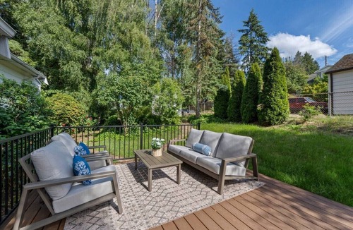 Highline House | Luxe Hidden Gem Pool, Jacuzzi, BBQ Near Airport