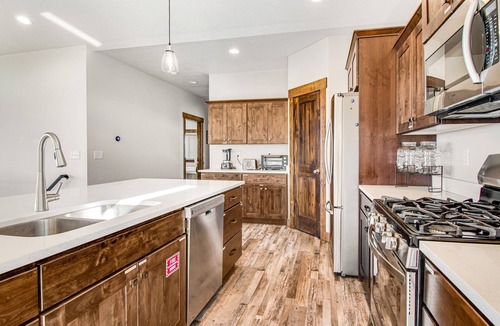Sweetwater House | Luxe lake view, dog-friendly home w/access to pool, hot tub, & beach