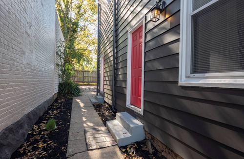 Covington Apartment | Luxe Living Suites #2, 3 minutes to DT Cincy