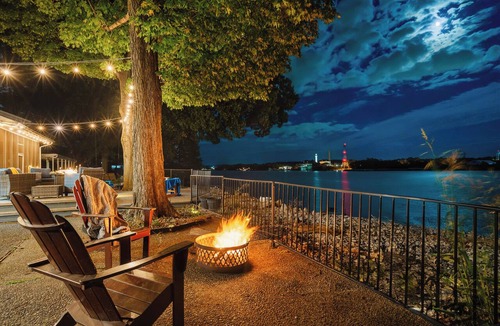 Jeffersonville House | Luxe Riverfront Newspaper Featured w/Hot Tub Sauna Cinema Fire Pit Pets Views