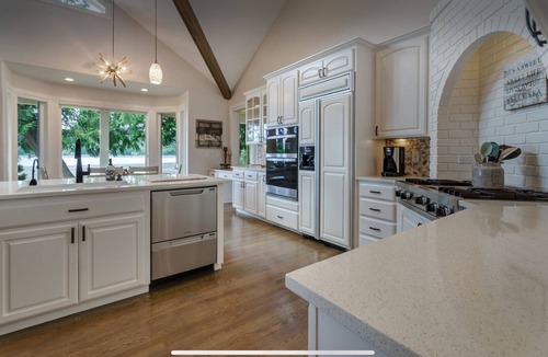 Belfair House | Luxurious 4-bedroom beachfront home with AC, gym and sport court in Belfair