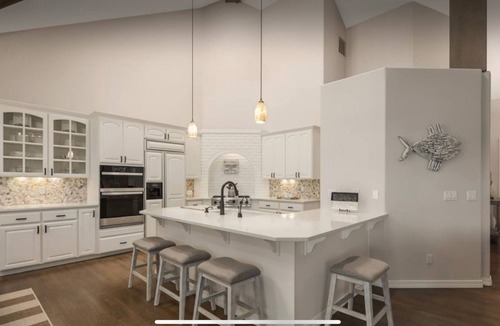 Belfair House | Luxurious 4-bedroom beachfront home with AC, gym and sport court in Belfair