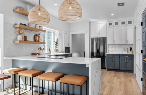 Provo House | Luxurious 7BR/4BA retreat! Hot Tub, Fire Pit, Arcade Games, Huge Covered Patio