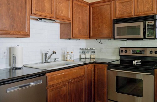 Coeur d'Alene Condo | Luxurious CDA Downtown Stay 5-Star, Walk to Downtown & Lake - Garage