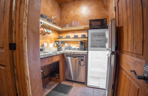 Virgin RV Rental | Luxurious Cliff Dwelling W/hot tub and King Bed ADA accessible
