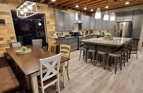 Harbor Village House | Luxurious farmhouse industrial design. Private HotTub, relax with gorgeous views