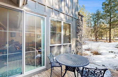 Sunriver House | Luxurious home near the SHARC & Village with private hot tub resort amenities