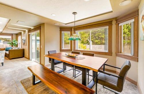 Bayshore House | Luxurious home with 3 suites 3 fireplaces game room & hot tub - walk to beach