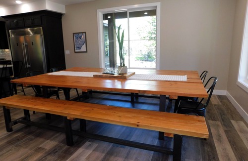 Island Park Cabin | Luxurious, modern 5 bedroom/4 bathroom cabin nestled in the pines. Sleeps 16.
