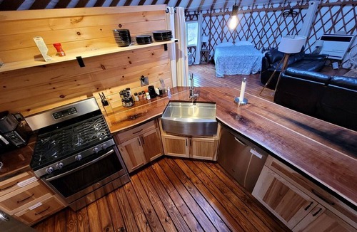 Baldwin Cabin | Luxurious Modern Yurt with Stargazing Dome near Pere Marquette River – Baldwin, Michigan