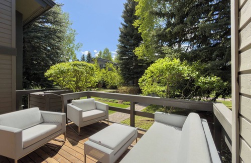 Sun Valley Condo | Luxurious Remodel- Walking Distance & Resort Pool Access