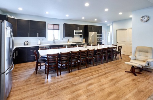 Lincoln Beach House | LUXURIOUS RETREAT for 20 GUESTS 19FT SWIM SPA+LARGE DINING+MEDIA ROOM+POOL TABLE