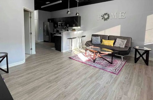 Dearborn Apartment | Luxury 1 bedroom loft centrally located to it all!