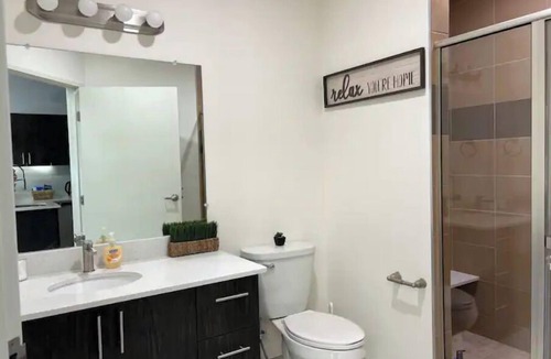 Dearborn Apartment | Luxury 1 bedroom loft centrally located to it all!