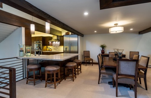 Elkhorn Village Condo | Luxury 3 bedroom + loft located on Dollar mountain in Elkhorn w/pool & hot tub