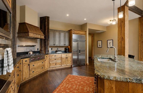 McCall House | Luxury 3BR McCall Home | Outdoor Kitchen & River
