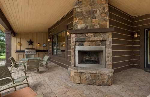McCall House | Luxury 3BR McCall Home | Outdoor Kitchen & River
