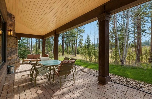 McCall House | Luxury 3BR McCall Home | Outdoor Kitchen & River
