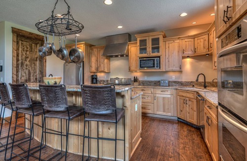 Sunriver House | Luxury 5 EnSuites, Hot Tub, A/C, 12 SHARC, Golf Course View