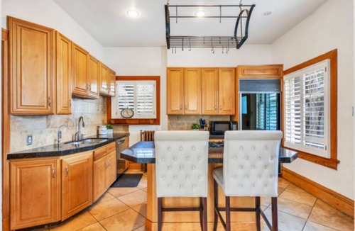 Lower Avenues House | Luxury 5BR Mansion 16ppl Walk to TSQ & DT SLC