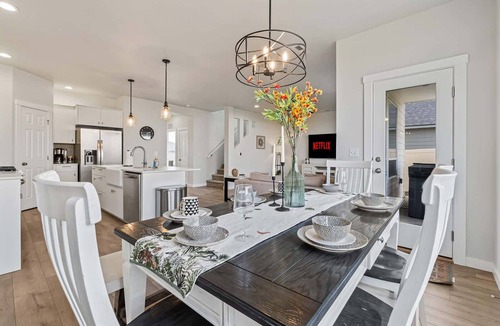 Meridian House | Luxury 5BR Retreat Hot Tub Game Room EV
