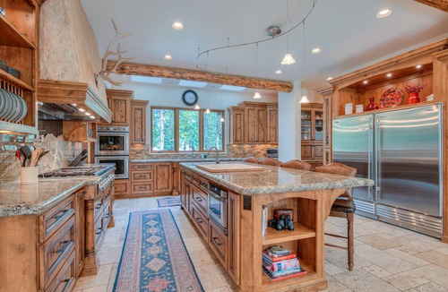 Three Rivers House | Luxury 6,456 Sq. Ft Deschutes River Retreat, Private Dock, Perfect for Events