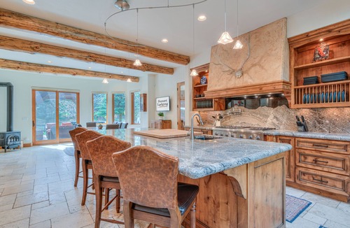 Three Rivers House | Luxury 6,456 Sq. Ft Deschutes River Retreat, Private Dock, Perfect for Events