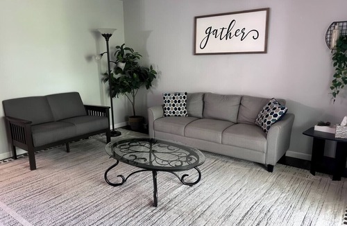Pocatello House | Luxury 6BR Retreat - Firepit Foosball Backyard