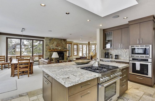 Salt Lake Mountain Resorts House | Luxury Alta Utah Home with Hot Tub, Pool Table, Game Room and Chef's Kitchen