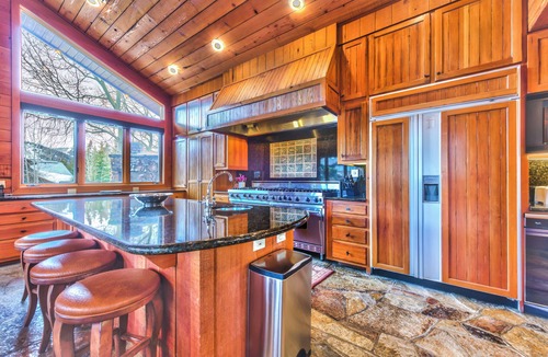 Deer Valley House | Luxury Amenities, Media & Workout Rooms, Private Hot Tub + BBQ!